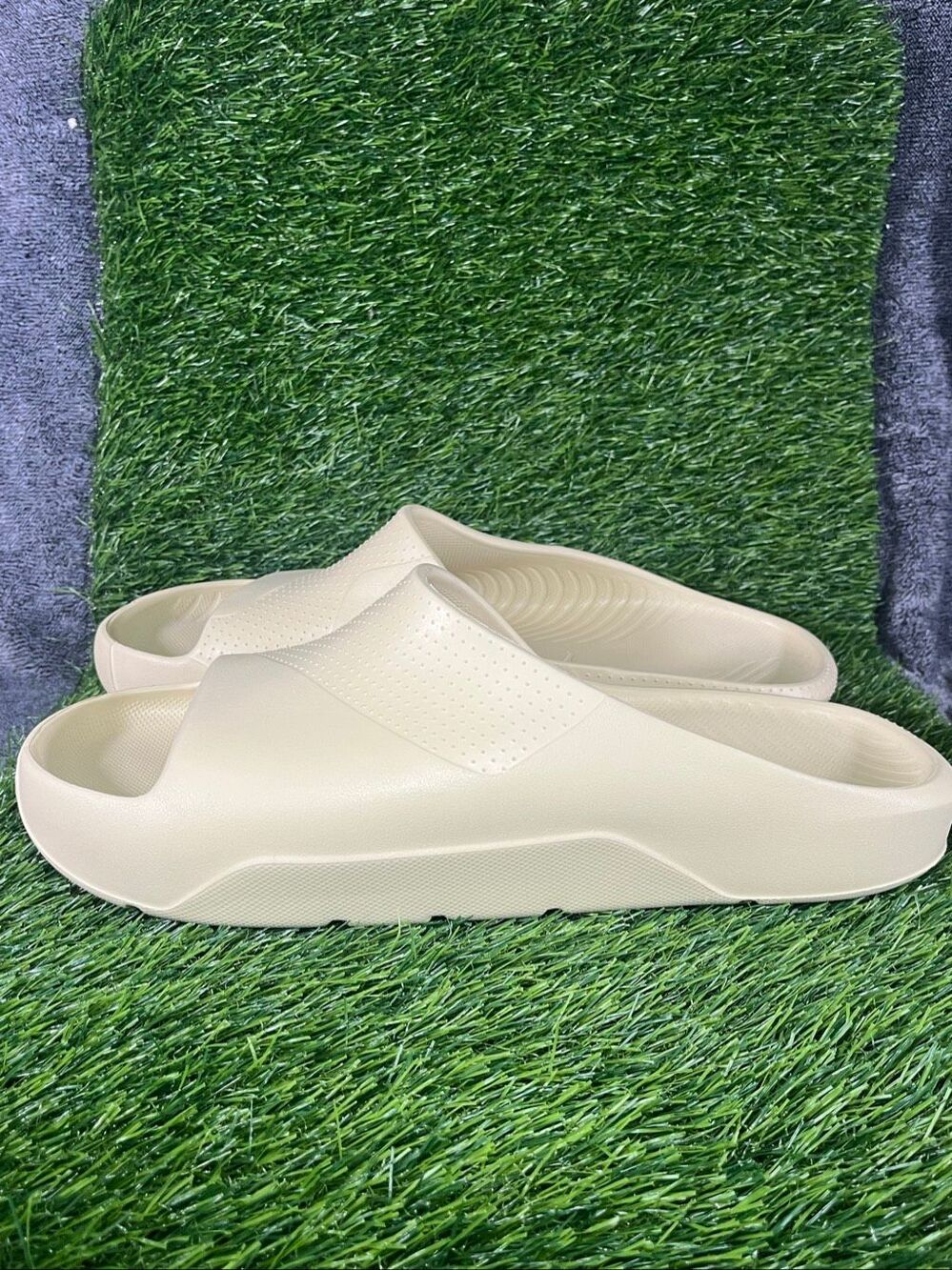 Jordan Slides Beige Cream Men’s Size 14B Comfort Foam Sandals
